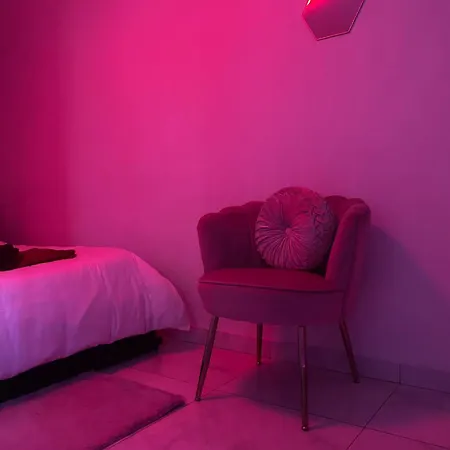 La Belle Hirondelle - Jacuzzi Apartment *