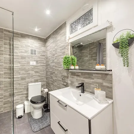 La Belle Hirondelle - Jacuzzi Apartment *